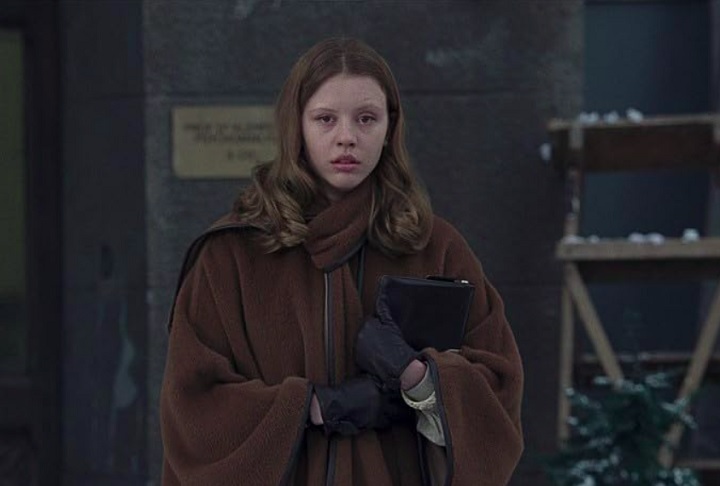Em seguida, começou a chamar a atenção de Hollywood por papéis em filmes como "A Cura" (2016) e "Suspiria" (2018 - foto), de Luca Guadagnino.-Reprodução