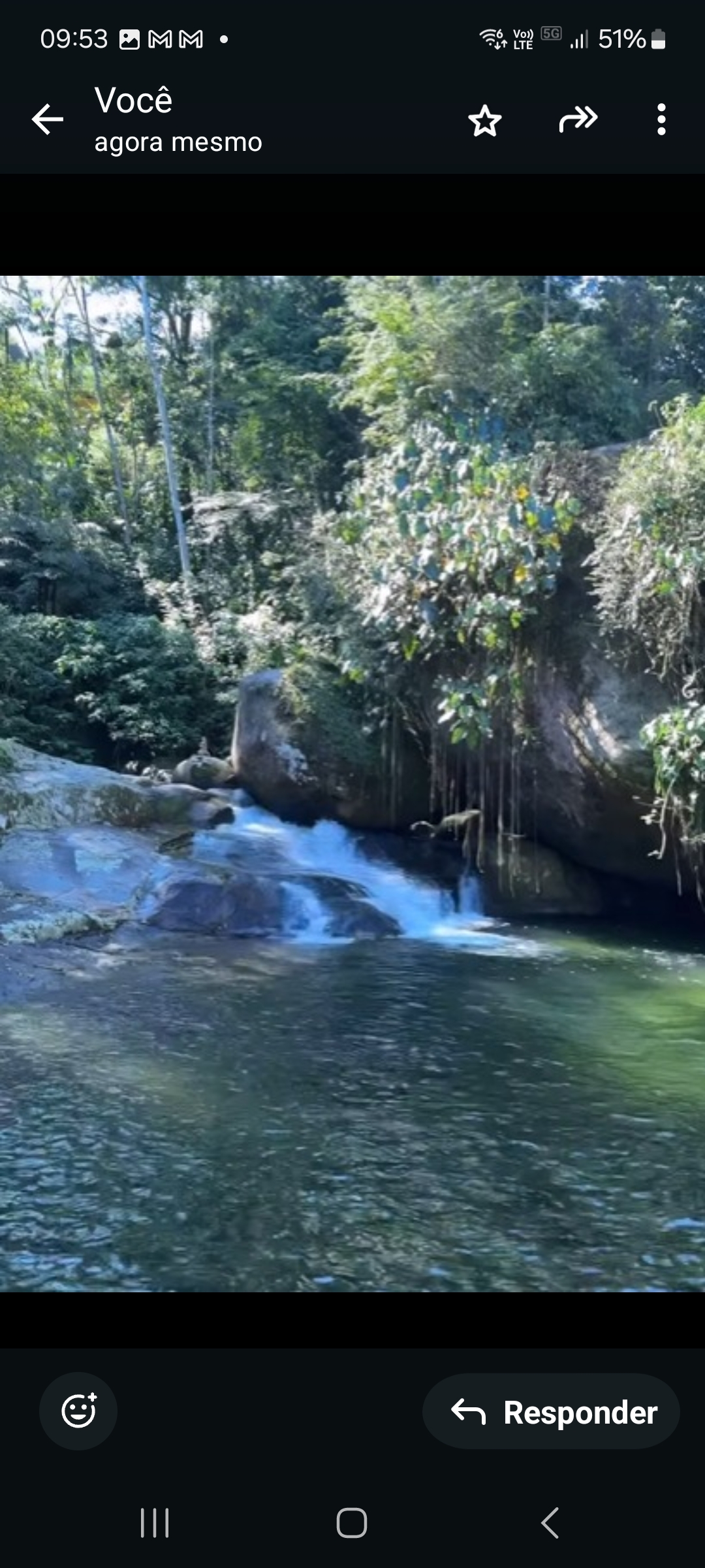 Cachoeira do Tobogã – Paraty, RJ (Parque Nacional da Serra da Bocaina): Tem um escorregador natural e um poço de águas rasas para relaxar.
