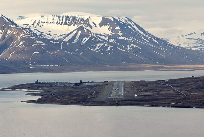Crise climática pode fazer aeroporto mais ao norte da Terra desaparecer
