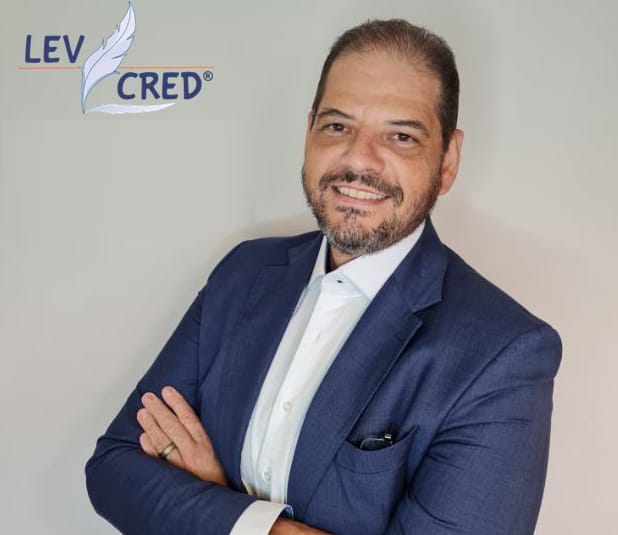 Para o especialista em produtos de varejo, meios de pagamento e antifraude, Claudio Vinicius Vieira, sócio-diretor da LevCred Consultoria e membro de diversos conselhos de Administração, é essencial que o esquema criminoso seja desmontado com urgência e muita transparência para acabar com a desconfiança dos segurados..