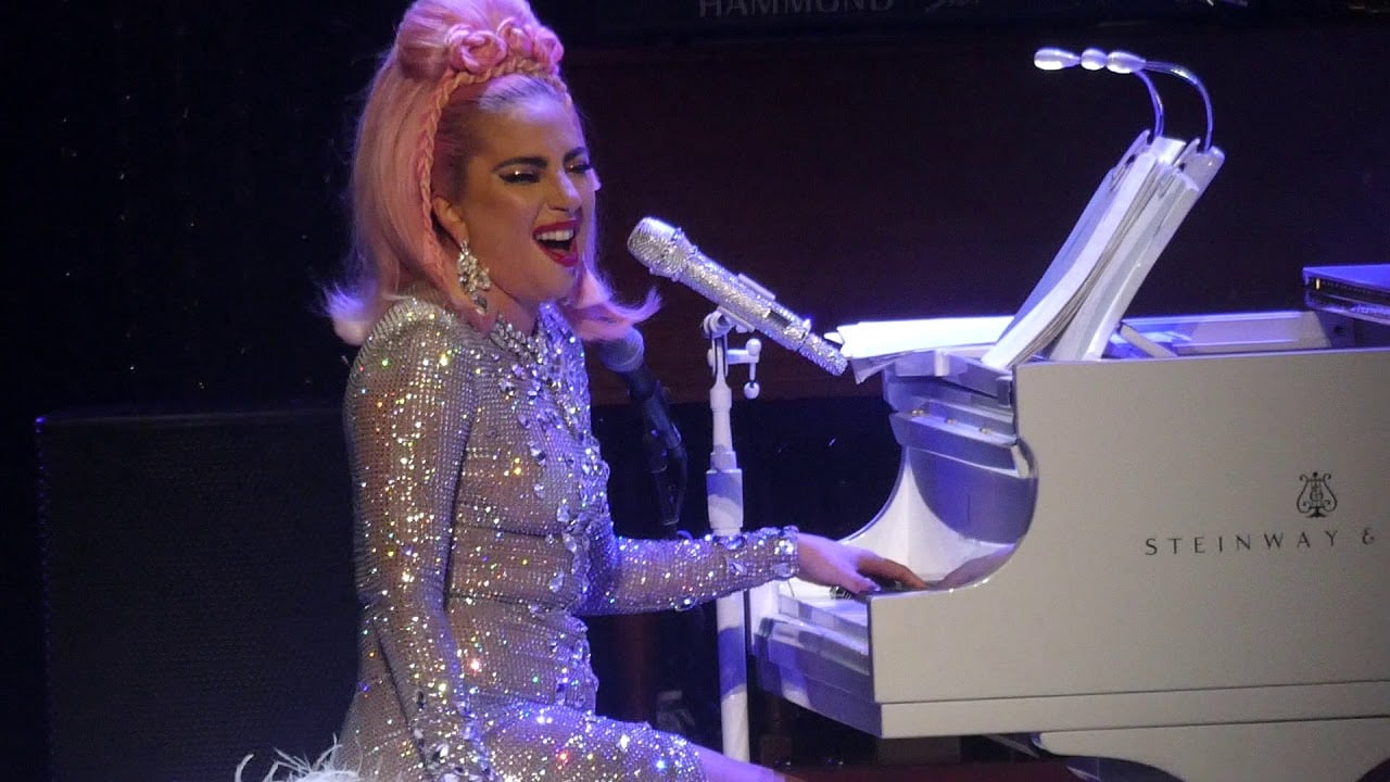 Lady Gaga, Elton John, Diana Krall… Os cantores que são pianistas