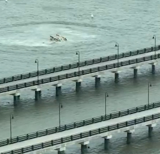 Os corpos foram retirados da água por mergulhadores. O acidente foi ao sul da ilha de Manhattan, entre Nova York e Jersey City, em Nova Jersey. No momento da queda, a temperatura da água no rio Hudson estava abaixo de 10ºC.