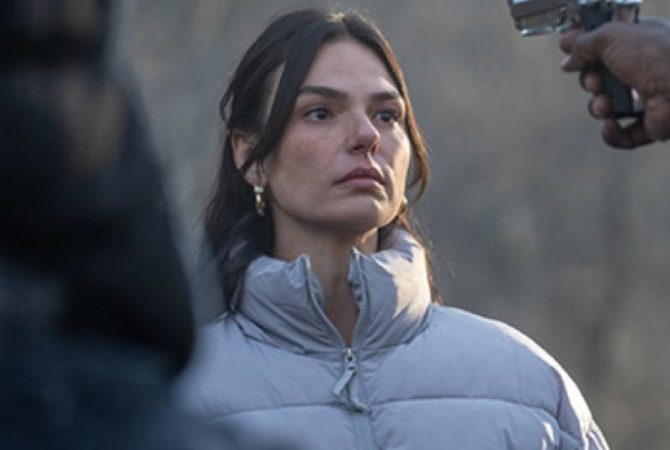 Ísis Valverde é indicada ao Framboesa de Ouro como Pior Atriz por filme com Sylvester Stallone