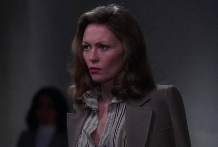 Dunaway atuou em alguns filmes aclamados pela crítica, como "Bonnie e Clyde: Uma Rajada de Balas" (1967), "Chinatown" (1974) e "Rede de Intrigas" (1976 - foto), pelo qual venceu o Oscar de Melhor Atriz.