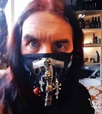 Homem alega vício em heavy metal e consegue aposentadoria por invalidez