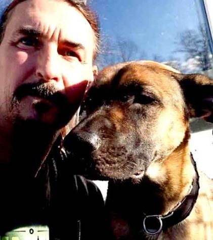 Homem alega vício em heavy metal e consegue aposentadoria por invalidez