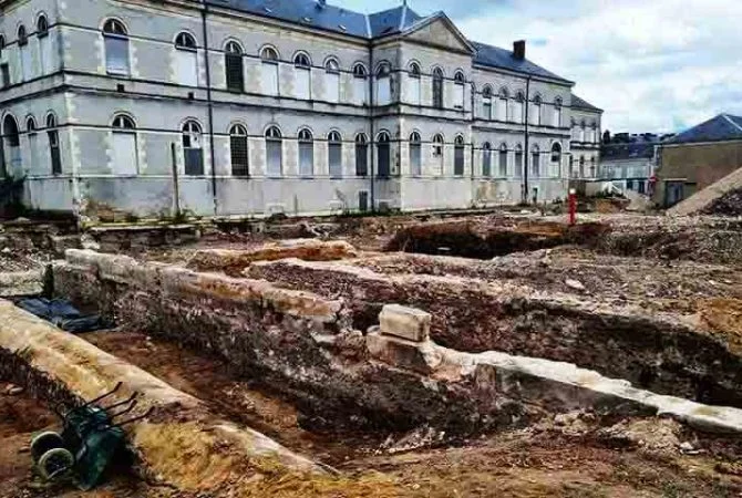 ‘Tábuas de maldição’ romanas são descobertas em cemitério na França