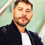 Segundo o jornalista, a suspensão do medicamento aconteceu - Evaristo Costa 'definhou' com doença pouco conhecida - reprodução/instagram