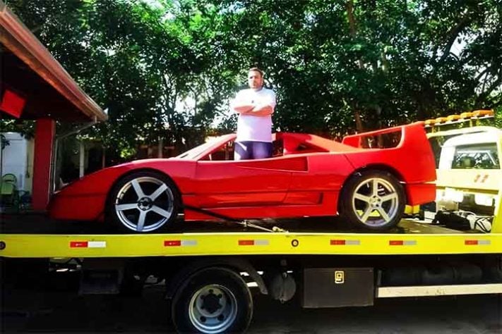 Homem constrói réplica de Ferrari, anuncia online, e é processado por plágio pela marca