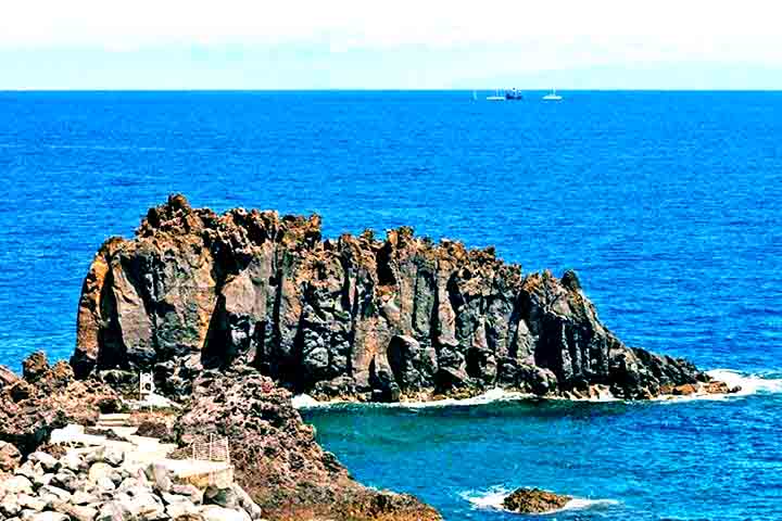 Segundo seu estudo, são 7.500 naufrágios na costa continental, 1.000 nos Açores e 120 na Madeira.