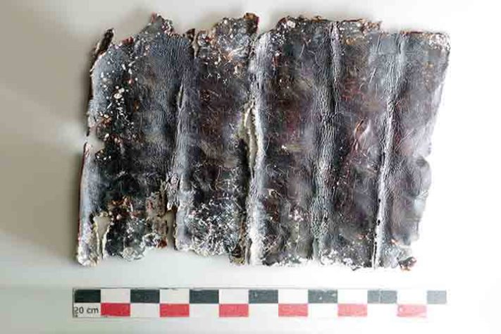 escavações no antigo hospital Porte Madeleine revelaram 21 “tábuas de maldição” de chumbo - Tábuas de maldição romanas de 2 mil anos, Orléans, França 