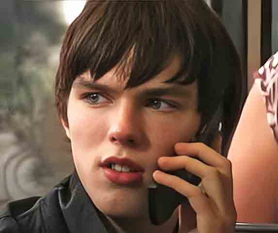 Sua participação em "Skins" garantiu sua ascensão no Reino Unido e o consolidou como um dos jovens atores mais promissores da sua geração, além de ampliar sua visibilidade internacional.
