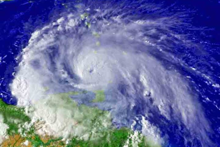 Furacão, ciclone – NOAA/Domínio Público