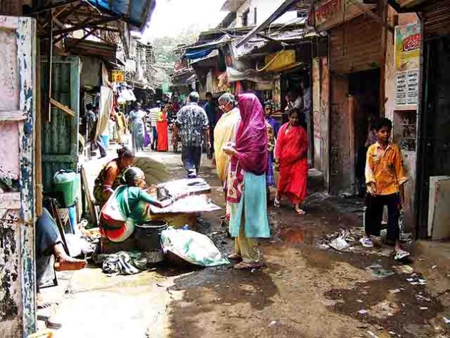 Dharavi, Índia - Lugares pelo mundo com Superpopulação - Kounosu/Wikimédia Commons