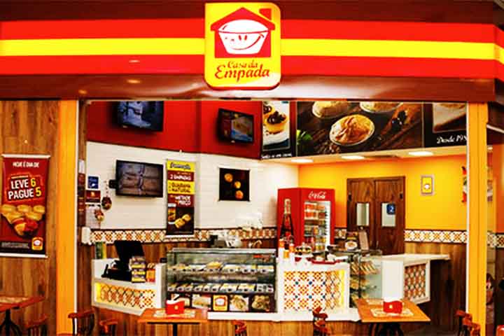 Uma das lojas mais tradicionais focadas nestes produtos no Brasil Ã© a "Casa da Empada", que iniciou suas operaÃ§Ãµes em 1987. 