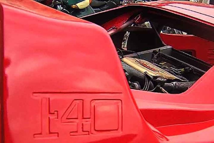 Homem constrói réplica de Ferrari, anuncia online, e é processado por plágio pela marca