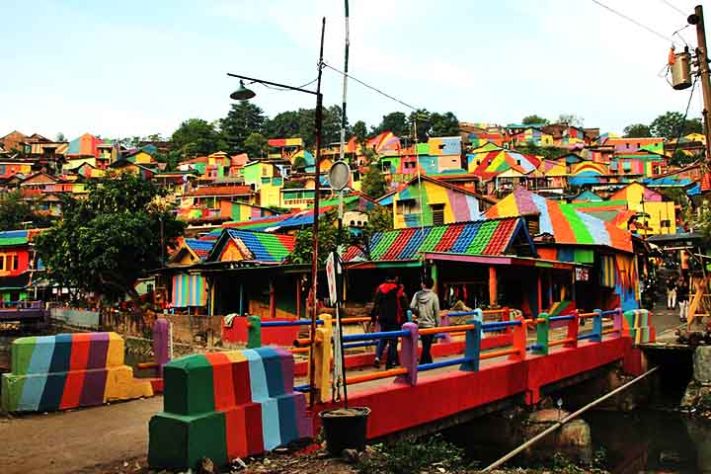 Kampung Pelangi, Indonésia - Cidades coloridas do mundo - Imagem de Ratna Fitry por Pixabay