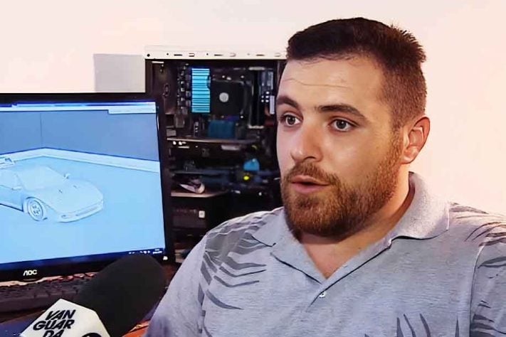 Homem constrói réplica de Ferrari, anuncia online, e é processado por plágio pela marca