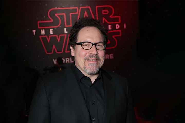 Criada por Jon Favreau (foto) e lançada junto com a estreia da plataforma Disney+, "The Mandalorian" se tornou rapidamente um dos maiores sucessos da saga criada por George Lucas. 