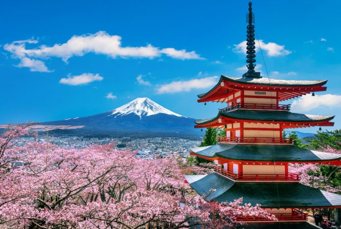 Turismo descontrolado faz Japão repensar regras para visitantes