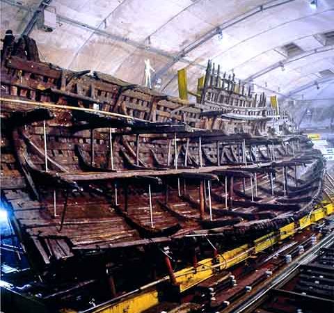 Navio de guerra do século 16 bate recorde mundial de recuperação de armamentos