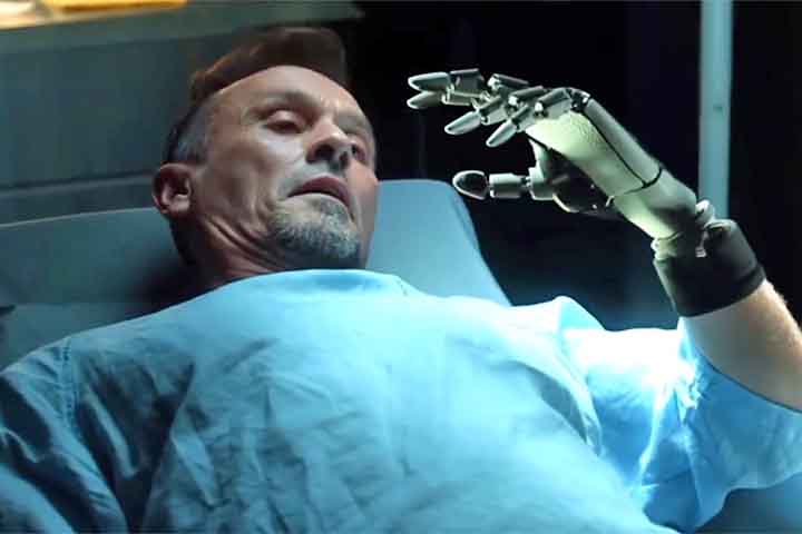 À medida que a série avança, diversos personagens ganham importância e contribuem para a complexidade da trama. Um dos mais notórios é Theodore "T-Bag" Bagwell, vivido por Robert Knepper.