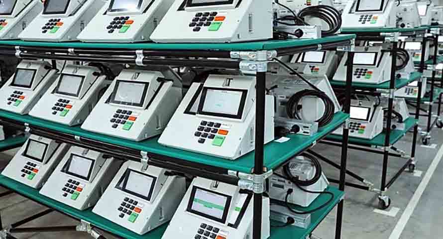 Urna eletrônica: Usada no Brasil desde 1996, a urna eletrônica é uma invenção nacional desenvolvida sob a liderança de Carlos Prudêncio.
