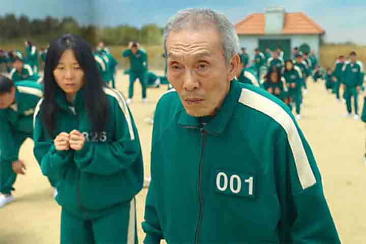 Um dos momentos mais marcantes da série envolve Oh Yeong-su, intérprete do idoso jogador Oh Il-nam. Com carisma e fragilidade, ele conquistou os espectadores até a chocante reviravolta. Por sua performance, Yeong-su venceu o Globo de Ouro de Melhor Ator Coadjuvante, tornando-se o primeiro sul-coreano a receber o prêmio.