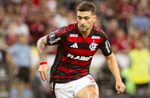 Arrascaeta atinge recorde pelo Flamengo na Libertadores