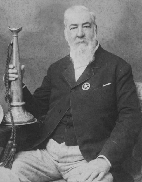 O creditado como verdadeiro "pai do beisebol moderno" é Alexander Cartwright, um bombeiro e jogador do Knickerbocker Base Ball Club de Nova York. Em 1845, ele codificou um conjunto de regras que se tornariam a base do beisebol contemporâneo.