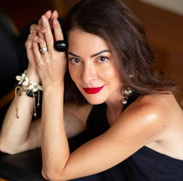 Atualmente, é CEO da Conquer Unna, comunidade de desenvolvimento de lideranças femininas, oferecendo mentorias e cursos para empresárias, empreendedoras e executivas. 