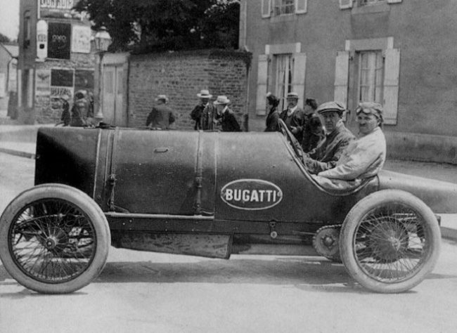 Bugatti foi fundada em 1909 por Ettore Bugatti