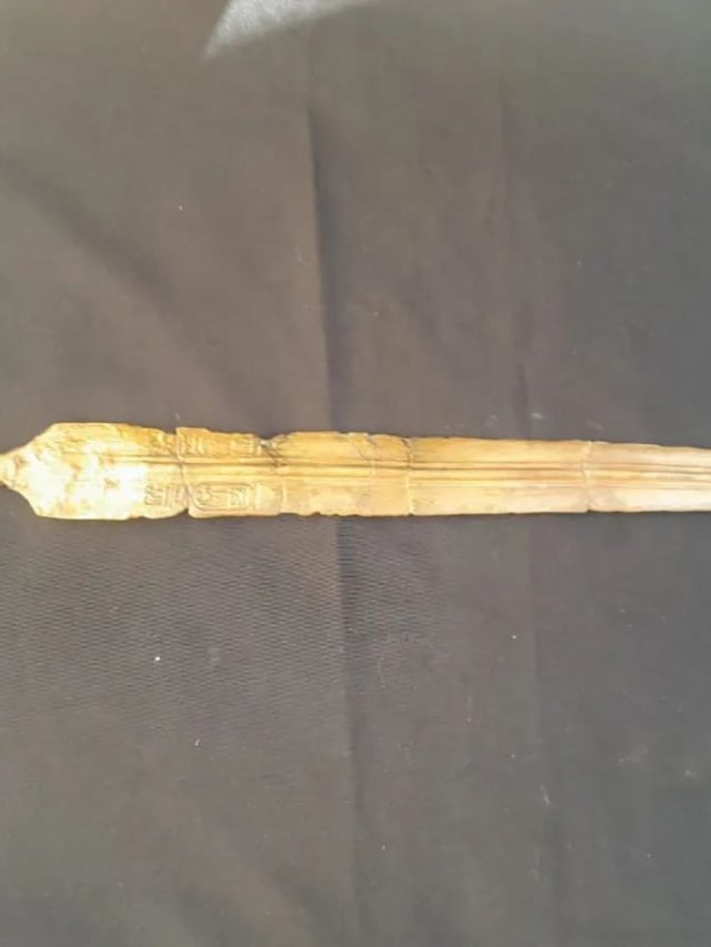 Arqueólogos encontram espada com nome de faraó do Egito