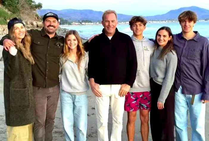 Kevin Costner e filhos