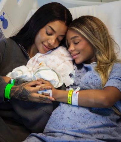 Ludmilla e Brunna Gonçalves com filha Zuri