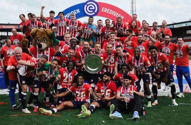 PSV é o improvável bicampeão holandês