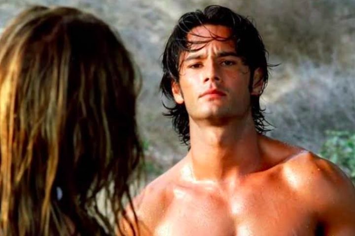 Sua transição para Hollywood ocorreu em 2003, quando fez uma ponta em 