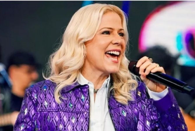 Paula Toller, 62 anos, exala beleza em turnê: ‘Envelheci bem’