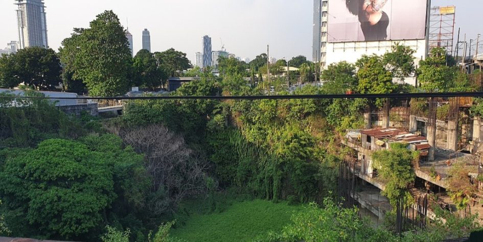 SkyCity, Filipinas - Prédios abandonados