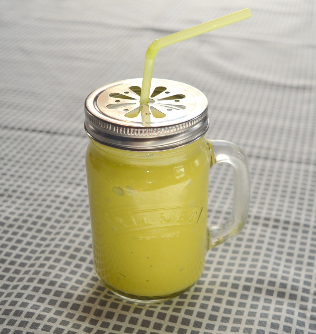 A manga é uma fruta muito versátil e inclusive a sua casca pode ser consumida, ao natural ou em preparações como suco. Refrescante e saboroso, esse líquido ajuda a renovar suas energias e geralmente acompanha as principais refeições. -Pixabay