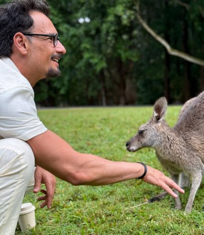 Rodrigo Santoro vai com a família em zoológico na Austrália