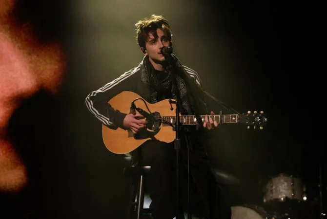 Timothée Chalamet é cotado para cantar em show de tributo a Bob Dylan