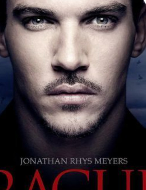 Dois exemplos mais recentes incluem Jonathan Rhys Meyers (foto) na série "Drácula" de 2013, produzida pela NBC, e Claes Kasper Bang, o ator dinamarquês que interpretou o conde na minissérie homônima de 2020, produzida em parceria entre a BBC e a Netflix.