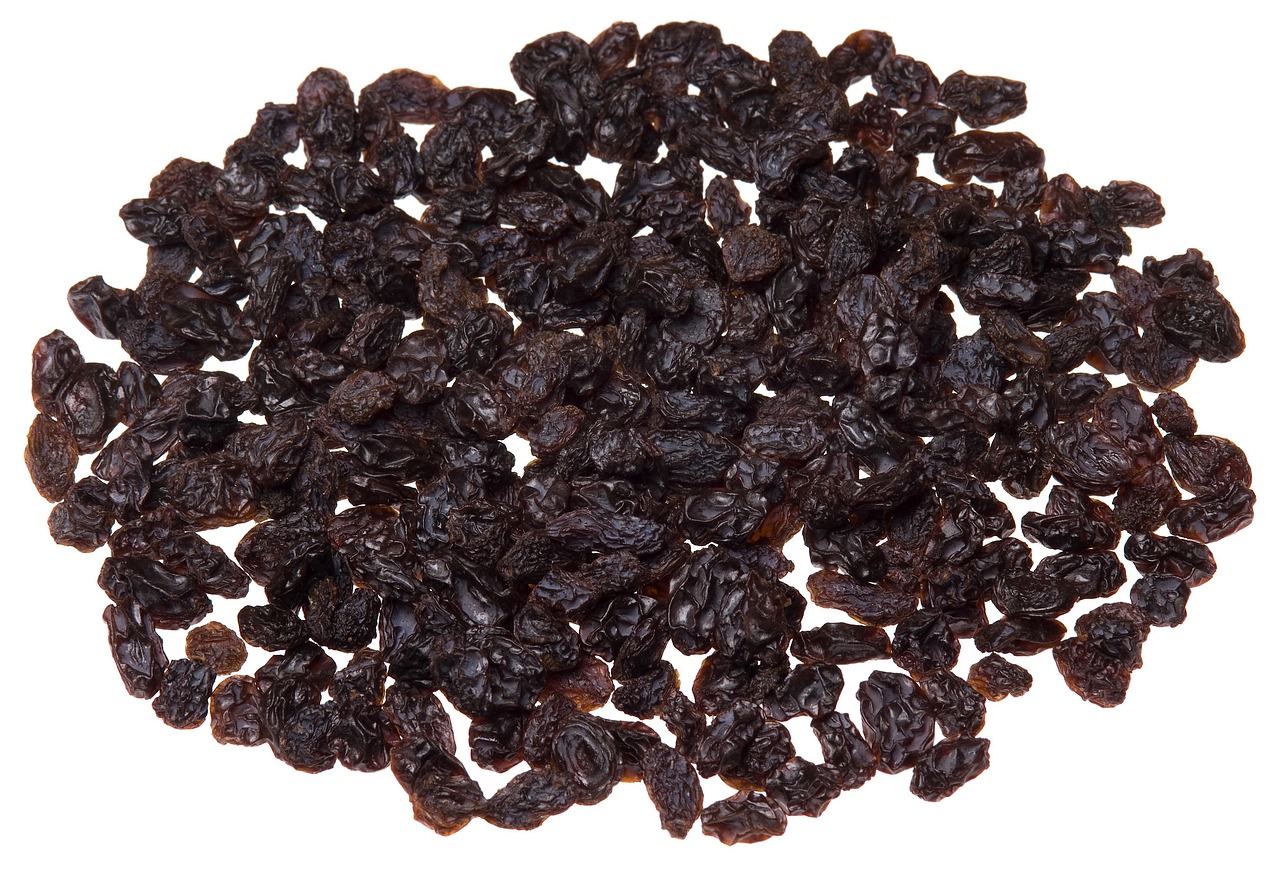 Nesse sentido, as passas também são frutas energéticas para atletas menos caras que os gel de glicose e fornecem quantidades significativas de outros nutrientes valiosos, incluindo potássio, ferro e fibra.