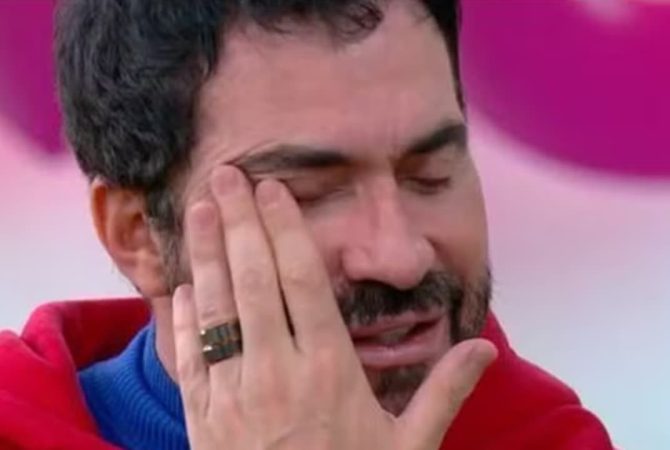 Padre Fábio de Melo comenta depressão e se emociona ao lembrar morte da mãe