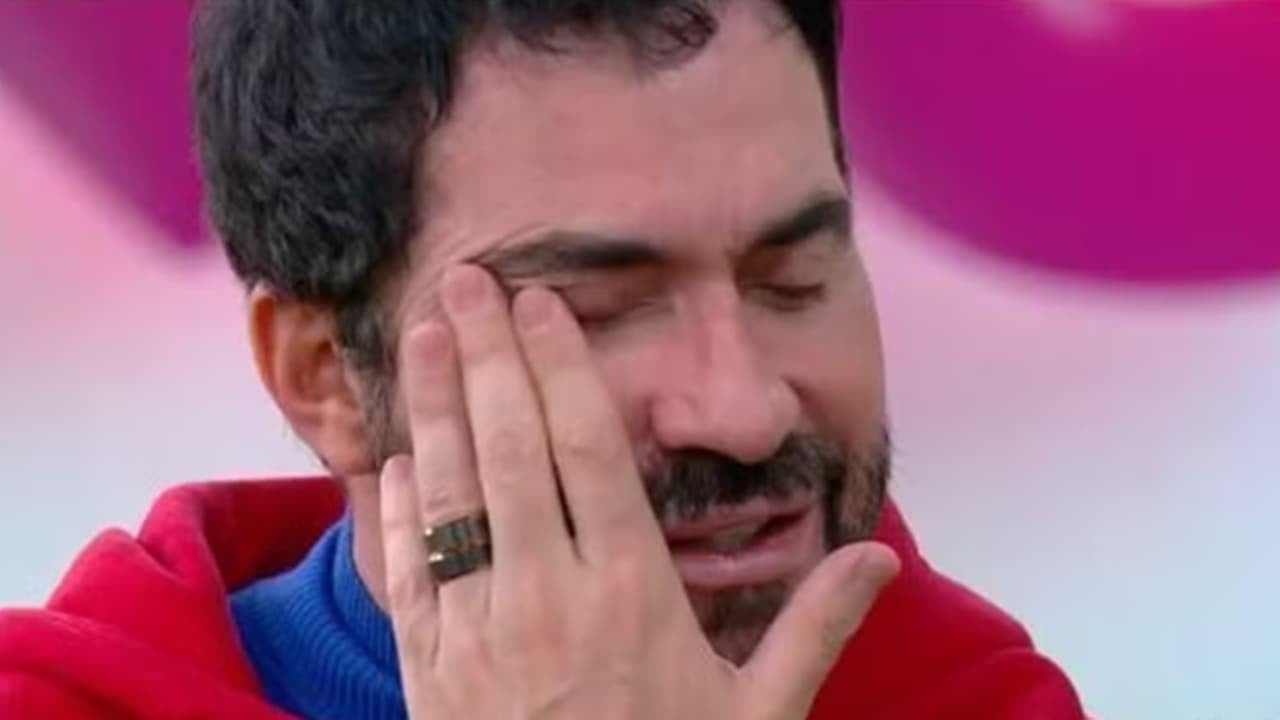 Padre Fábio de Melo comenta depressão e se emociona ao lembrar morte da mãe