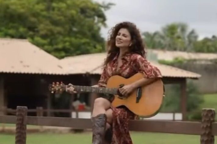 Cantora Paula Fernandes lançou 