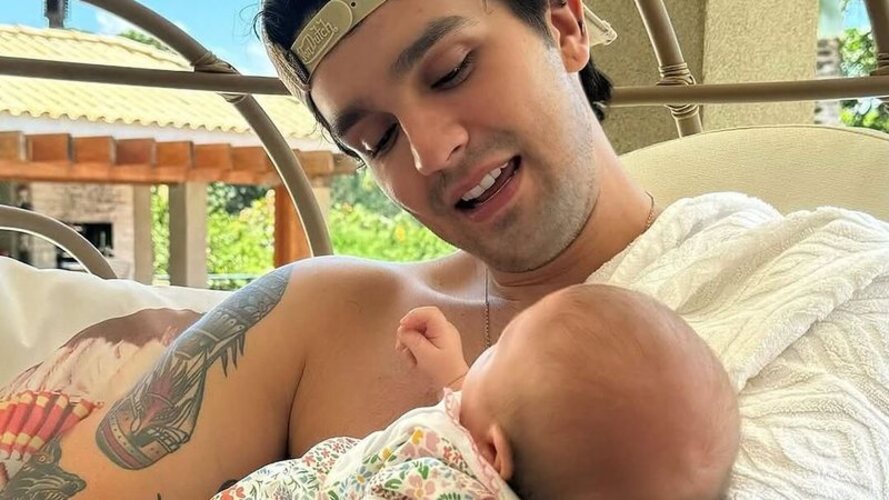 Luan Santana encanta web ao lado da filha Serena