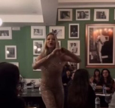 Afastada da TV desde 2022, Luana Piovani canta em restaurante de Portugal