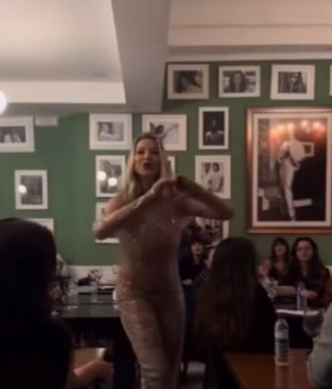 Atriz Luana Piovani canta em restaurante de Portugal - Reprodução/Instagram @cantosdalua_oficial